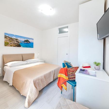 איסקיה B&B La Gioia מראה חיצוני תמונה